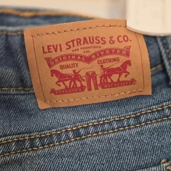 Kids levi girlfriend style denim shorts size 7 - Picture 5 of 9